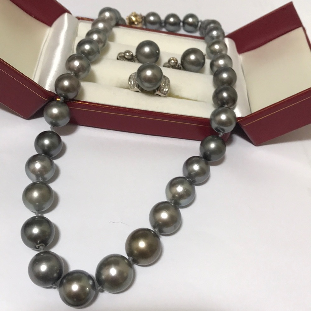 Tahitian pearl set
